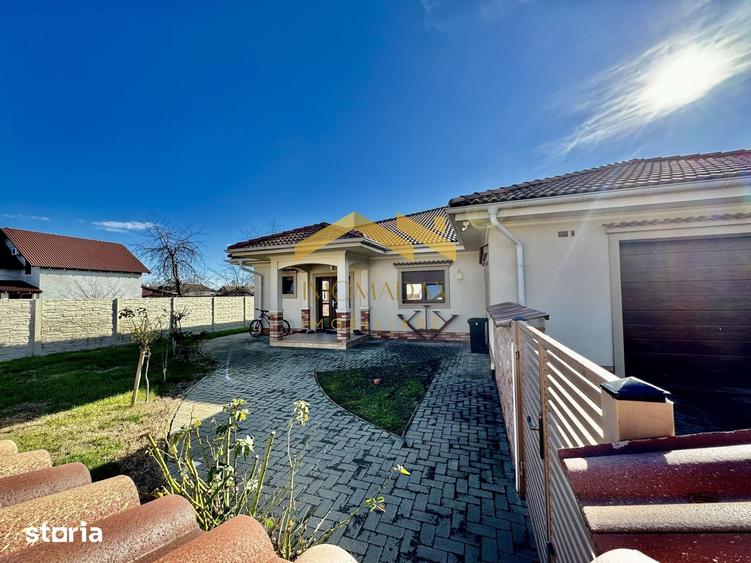 Casă cu 4 camere cu Teren 1000 Mp în Sânmihaiu Român