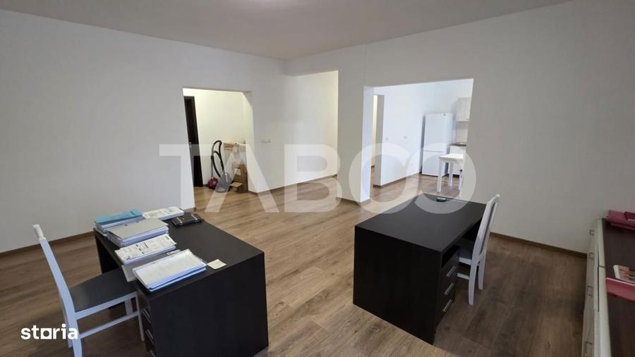 Apartament cu 3 camere decomandat, mobilat în Central
