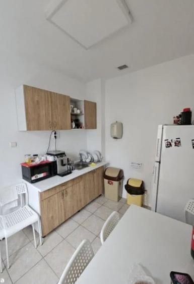 Birou, de 204 mp, în Central
