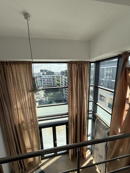 Penthouse cu 5 camere decomandat în Lacul Tei