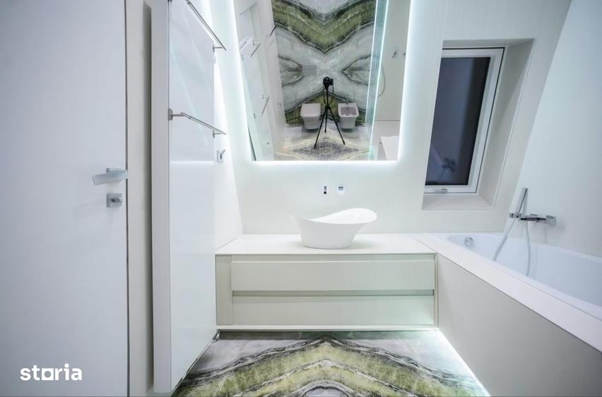 Apartament cu 5 camere în Central
