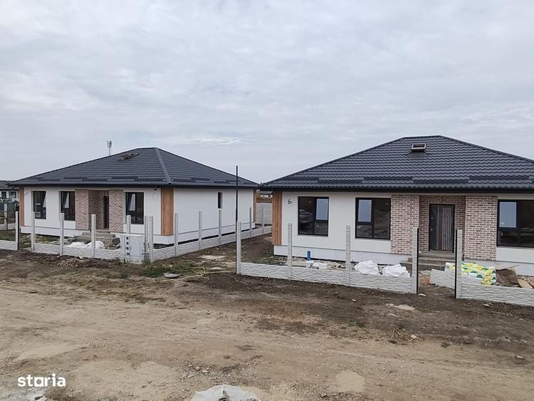 Casă cu 4 camere în Bâcu