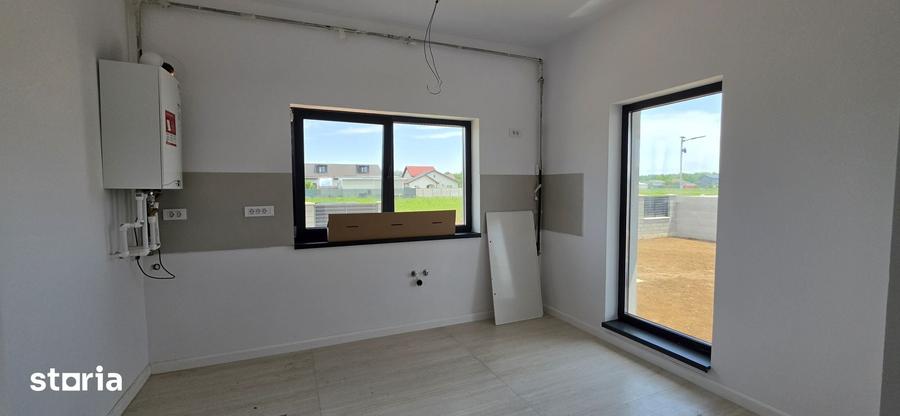 Casă cu 4 camere cu Teren 523 Mp în Clinceni