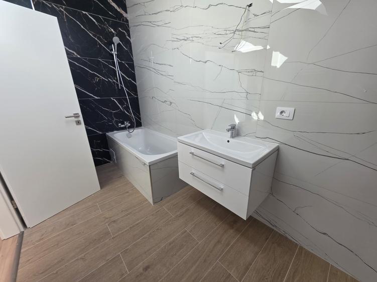 Apartament cu 3 camere decomandat în Râșnov