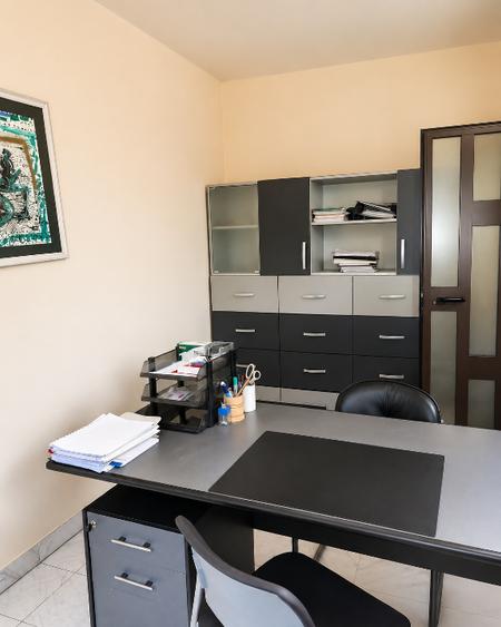 Apartament cu 3 camere decomandat, mobilat în Central