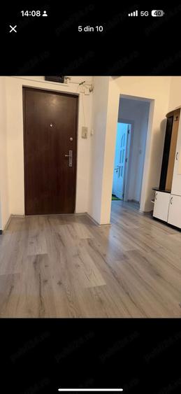 Apartament cu 3 camere semidecomandat în Șagului