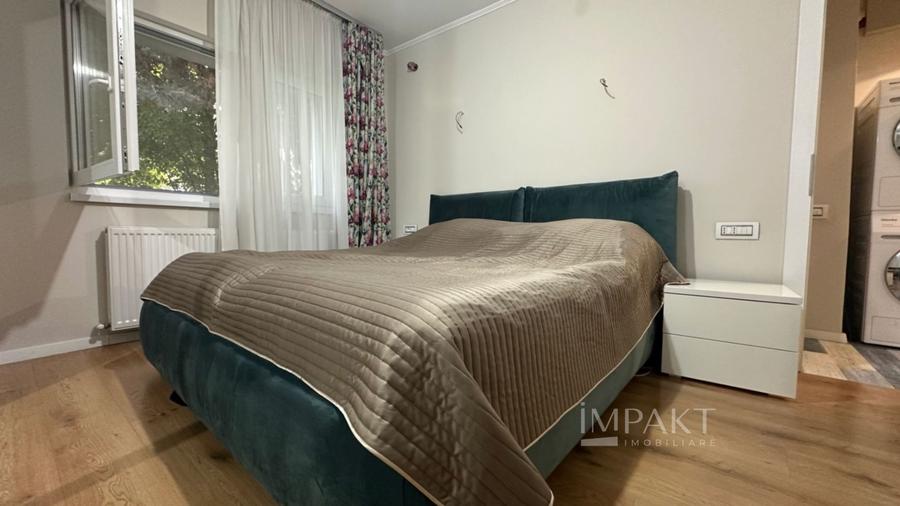 Apartament cu 3 camere semidecomandat, mobilat în Semicentral