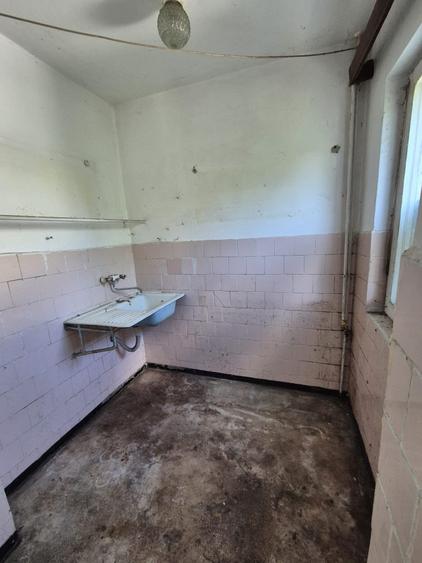 Apartament cu 2 camere semidecomandat în Podu Roș
