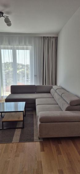 Apartament cu 2 camere decomandat în Ipotești