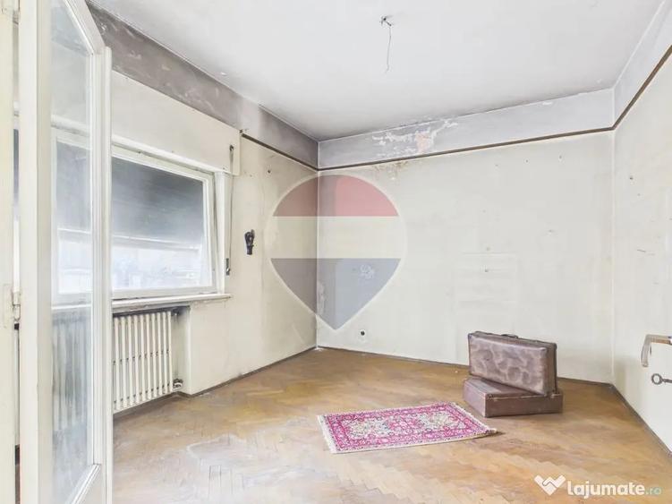 Apartament cu 4 camere semidecomandat în Ferdinand