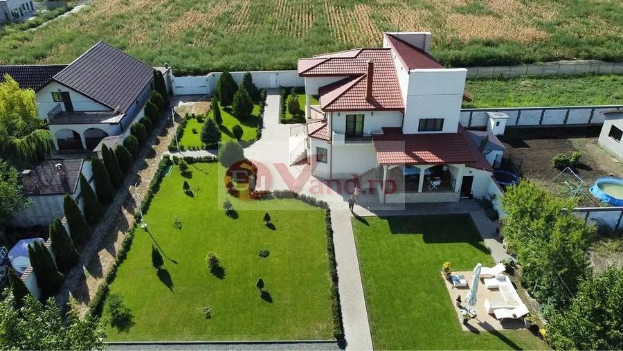 Casă cu 4 camere cu Teren 1500 Mp în Vânători