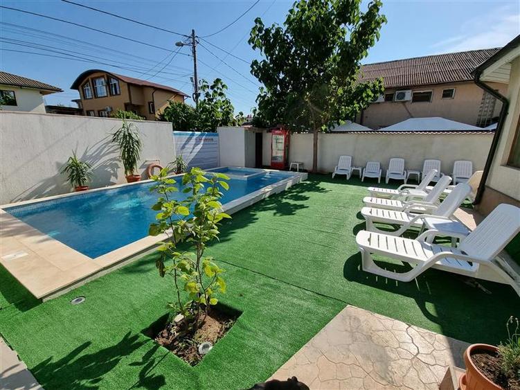 Casă individuală cu 14 camere cu Piscina în Nord-Est
