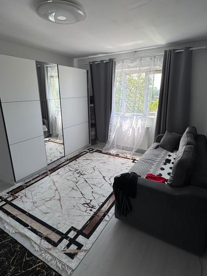 Apartament cu 2 camere decomandat în Exterior Vest