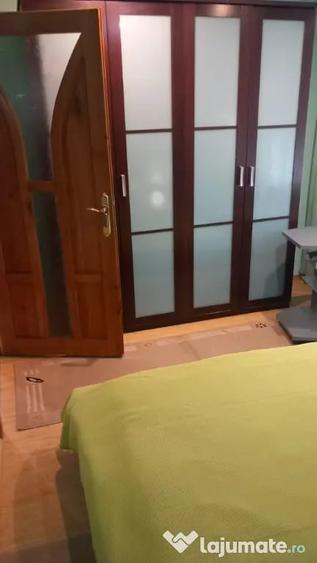 Apartament cu 3 camere decomandat în Nufărul