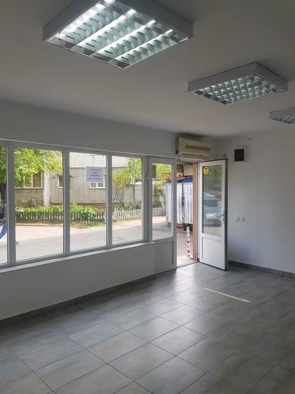 Spațiu comercial, de 36 mp, în Malu Roșu