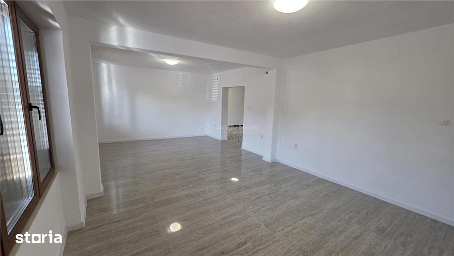 Spațiu comercial, de 130 mp, în Răcășdia