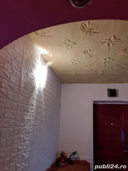 Apartament cu 2 camere semidecomandat în Petrila