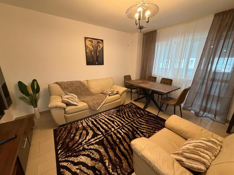 Apartament cu 2 camere decomandat în Splaiul Unirii