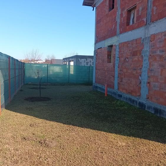 Casă cu 4 camere în Costi