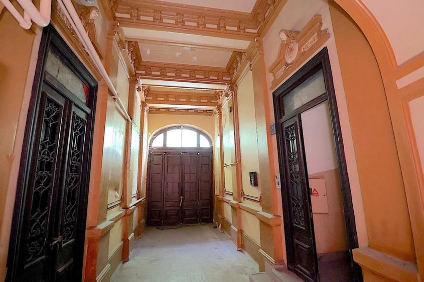 Casă cu 60 camere cu Canalizare în Centrul Istoric
