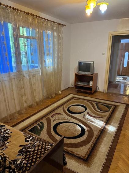 Apartament cu 2 camere semidecomandat, mobilat în Sud