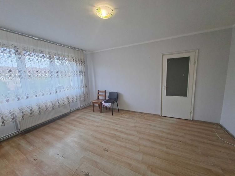 Apartament cu 2 camere semidecomandat în Mihai Viteazul