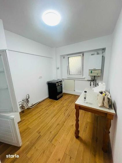 Apartament cu 4 camere decomandat în Tineretului