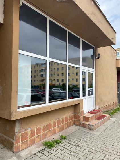 Spațiu comercial, de 70 mp, în Electroprecizia