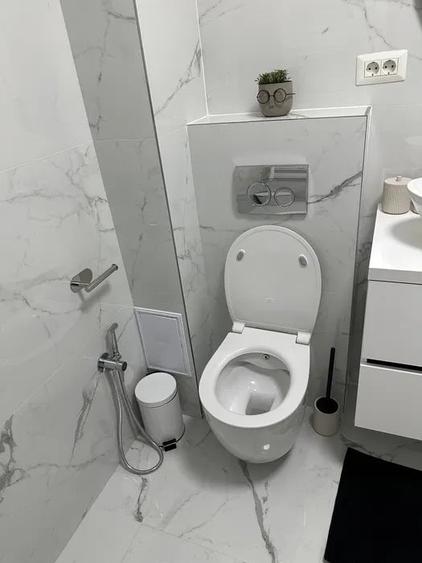Apartament cu 2 camere semidecomandat, mobilat în Berceni