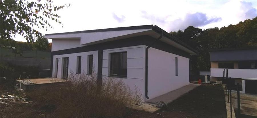 Casă individuală cu 4 camere cu Teren 380 Mp în Bârnova