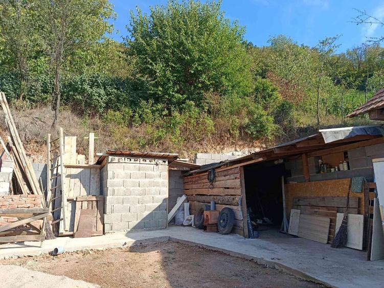 Casă individuală cu 4 camere cu Teren 1000 Mp în Săliștea