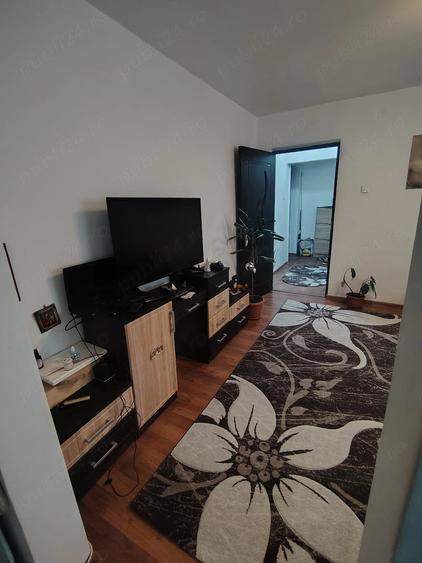 Apartament cu 2 camere semidecomandat în Baicului