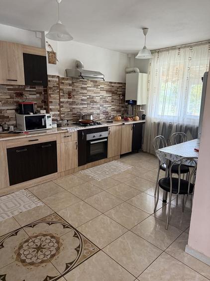 Casă cu 4 camere în Pârscov