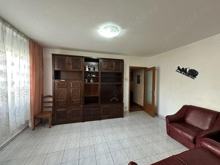 Apartament cu 3 camere în Malu Roșu