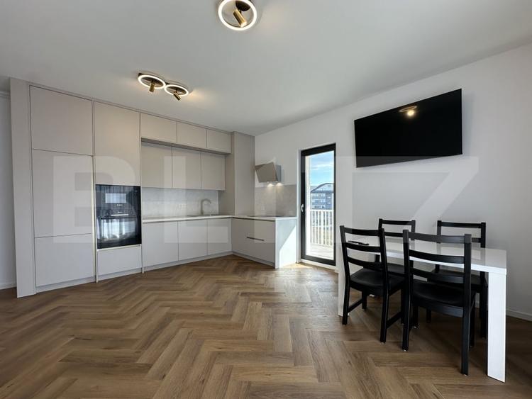 Apartament cu 3 camere decomandat, mobilat în Florești