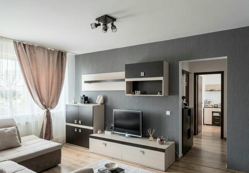 Apartament cu 2 camere semidecomandat, mobilat în Central