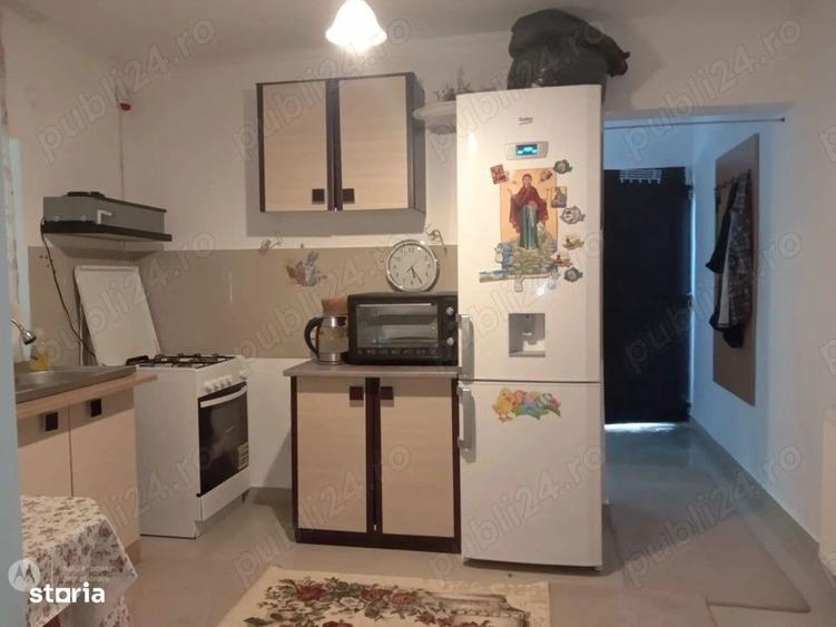 Casă cu 2 camere cu Canalizare în Central