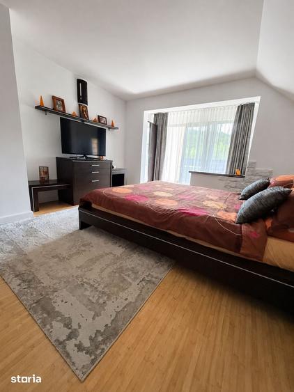 Casă cu 6 camere cu Teren 700 Mp în Budești