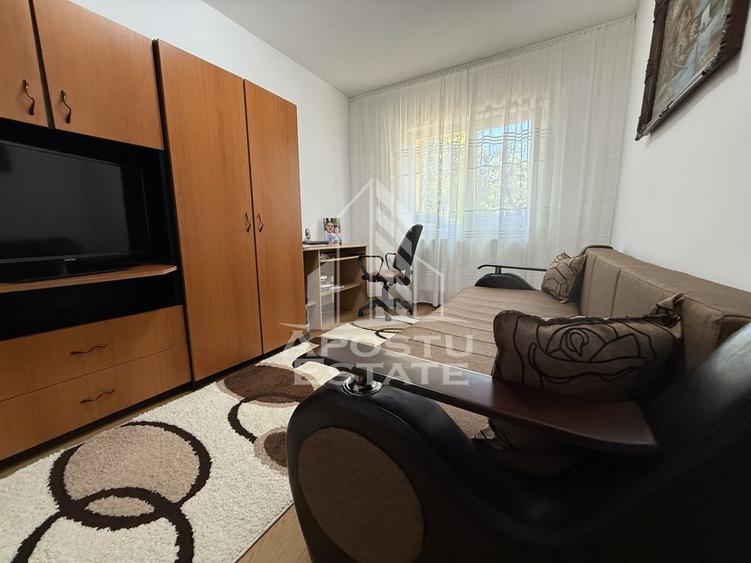 Apartament cu 2 camere semidecomandat, mobilat în Buziașului