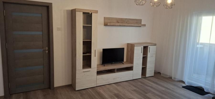 Apartament cu 2 camere decomandat în Exterior Vest