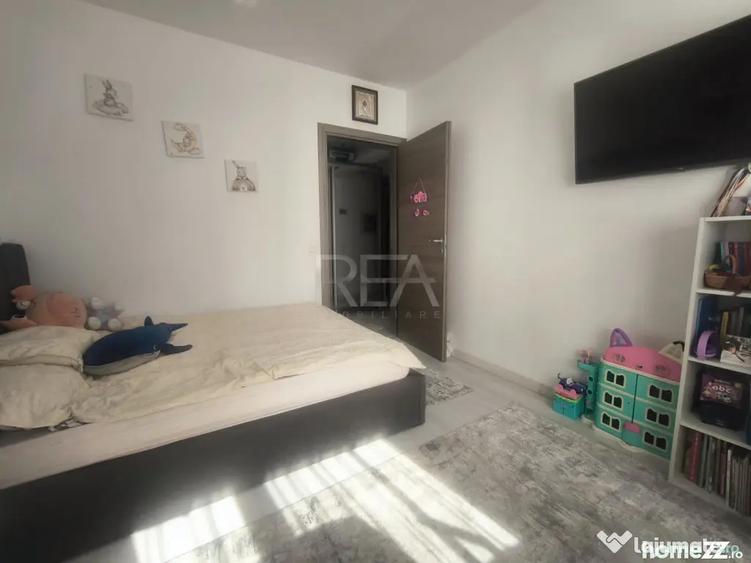 Apartament cu 4 camere decomandat, mobilat în Politehnica