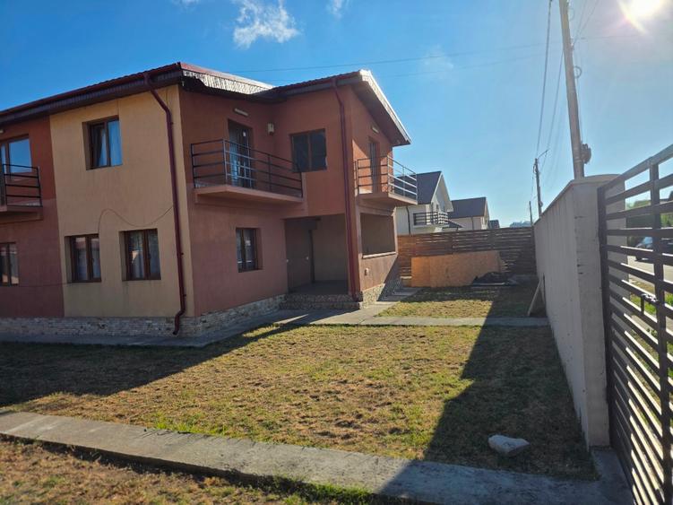 Casă cu 4 camere cu Teren 462 Mp în Lumina