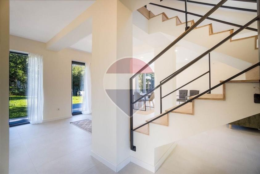 Casă individuală cu 3 camere cu Teren 1790 Mp în Predeluț