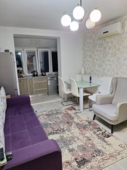 Apartament cu 3 camere în Costin Georgian