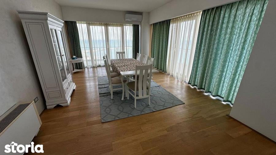 Apartament cu 5 camere în Faleza Nord