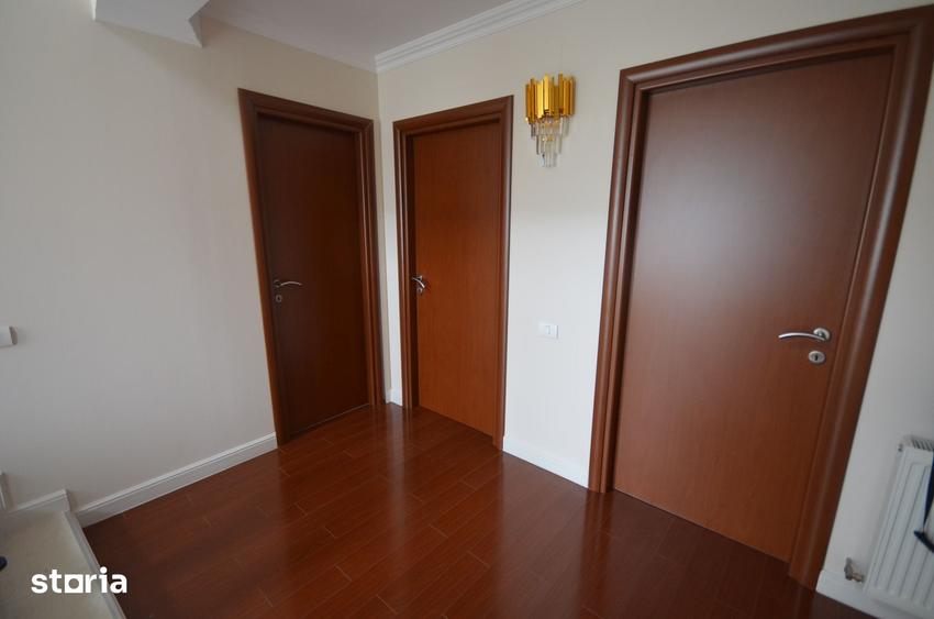 Casă cu 6 camere cu Teren 500 Mp în Central