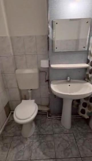 Apartament cu 3 camere decomandat în Astra