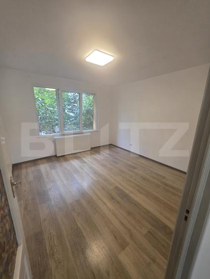 Apartament cu 3 camere decomandat în Craiter