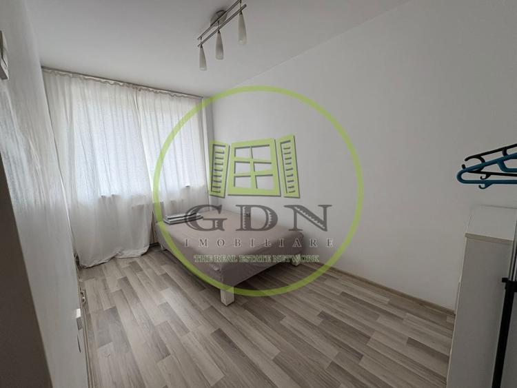 Apartament cu 3 camere decomandat, mobilat în Calea București