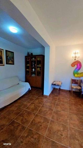 Casă cu 4 camere în Racovița